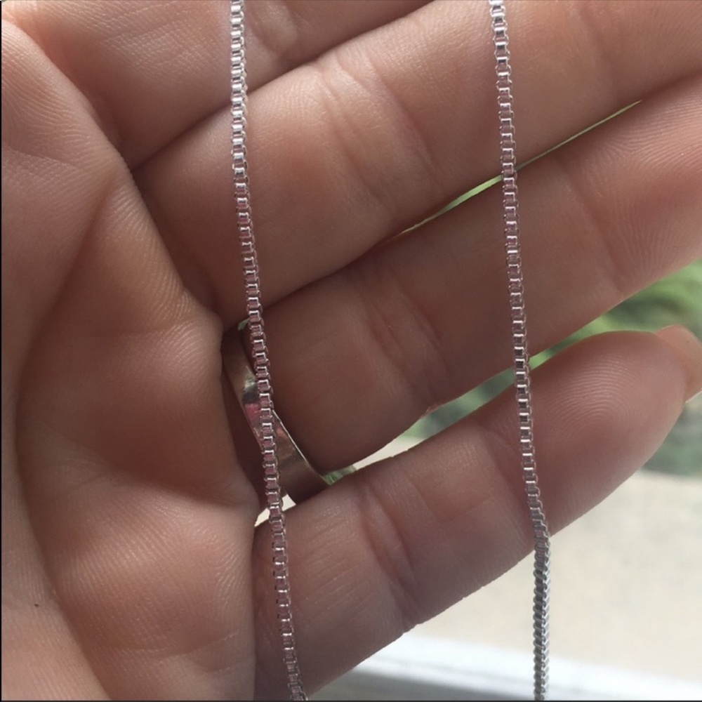 Beautiful 22” 925 silver box chain - Picture 2 of 4